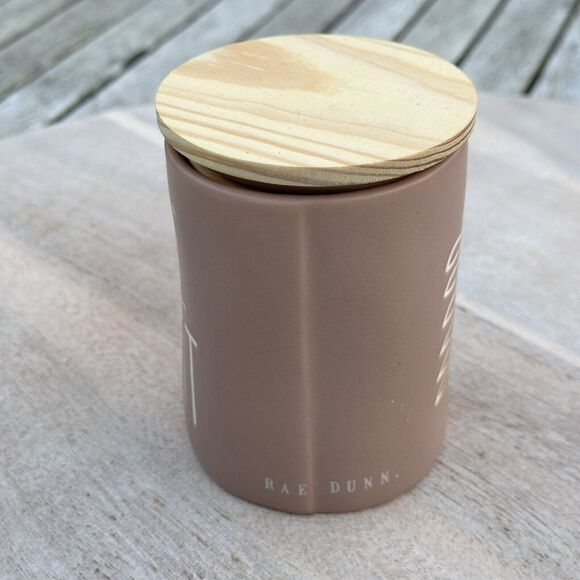 Rae Dunn Candle FREE SPIRIT Palm Dessert 8.7oz Etched Ceramic Jar NEW Khaki Cute - Picture 3 of 11